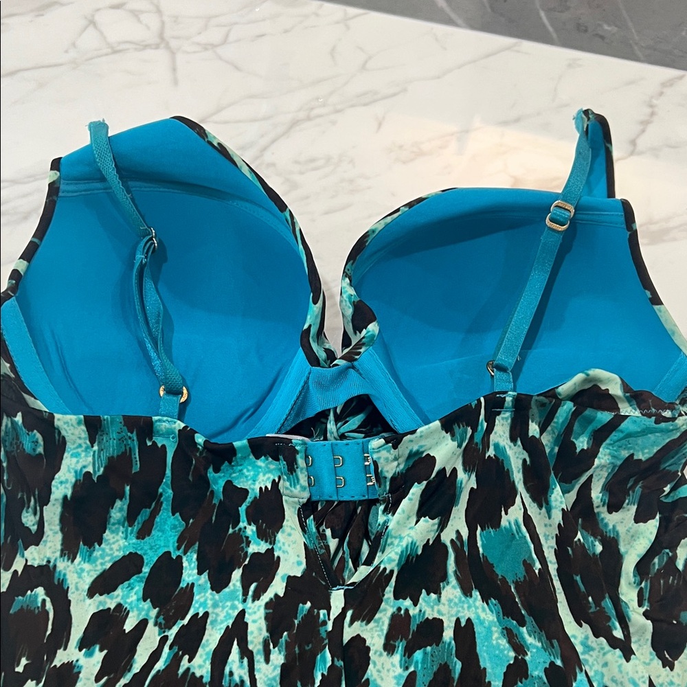 Victoria Secret Leopard Print Women's Top - Picture 2 of 5